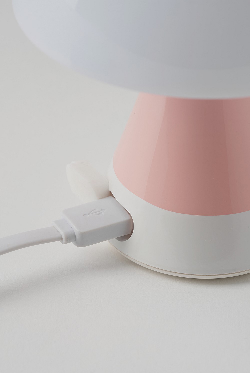 Mina M Medium Portable Led Lamp Pantone - Rose Pink