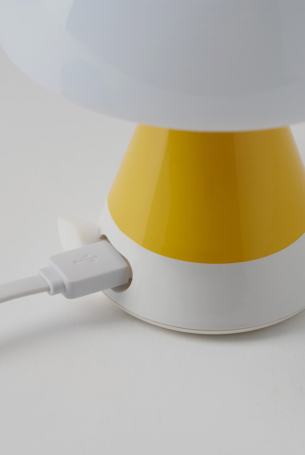 Mina M Medium Portable Led Lamp Pantone -yellow