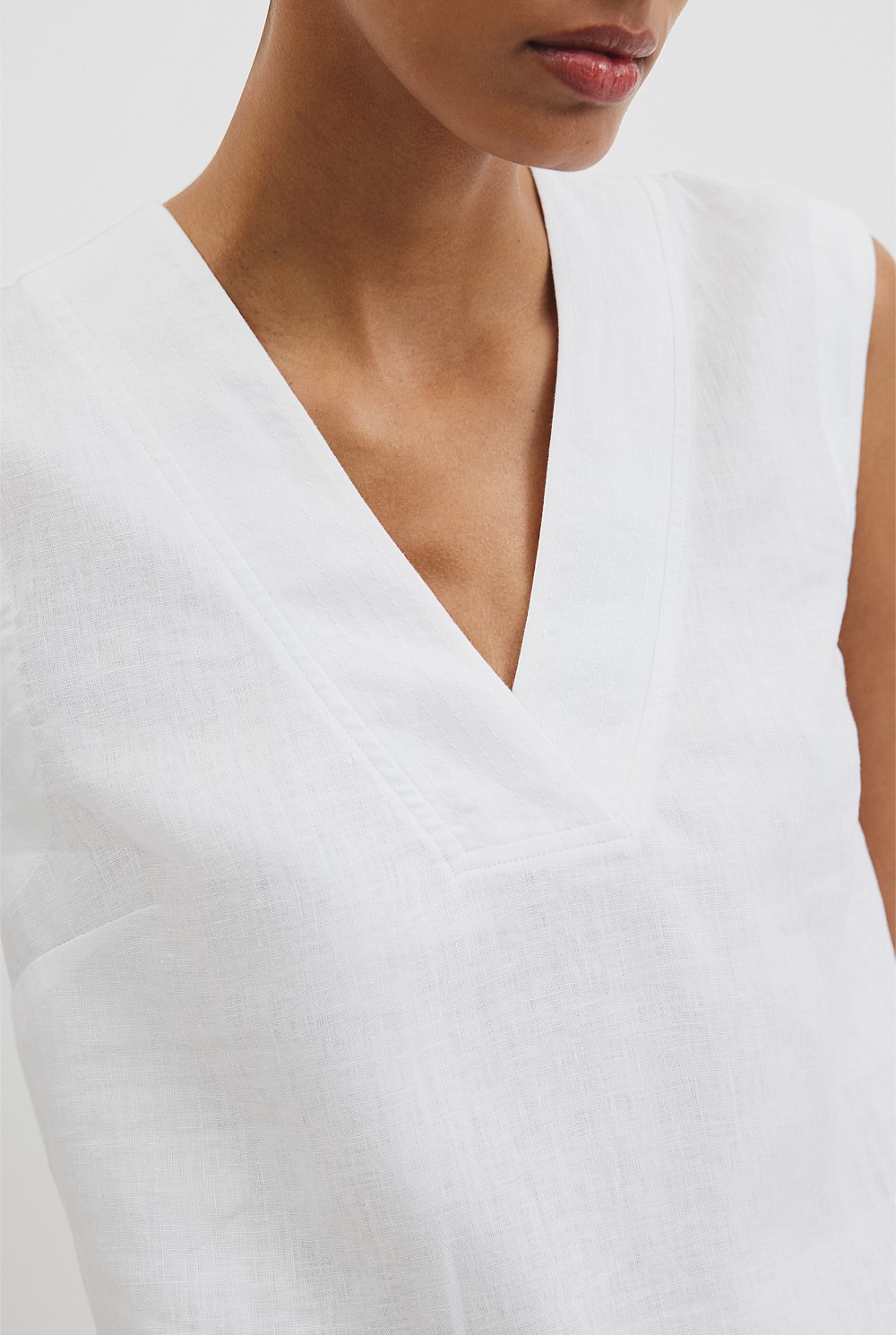 Organically Grown Linen Sleeveless V-Neck Linen Tank