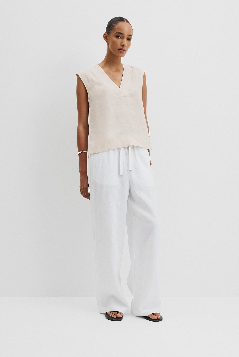 Organically Grown Linen Sleeveless V-Neck Linen Tank