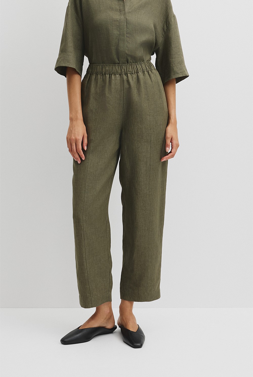 Organically Grown Linen Tapered Jogger