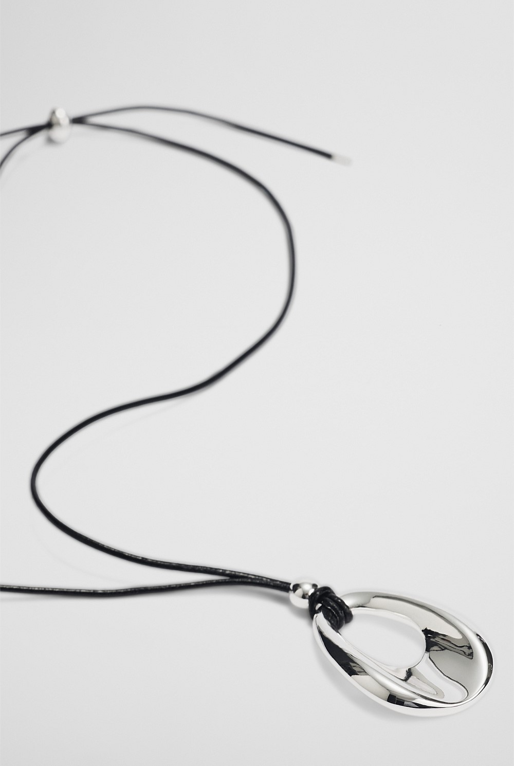 Pia Necklace