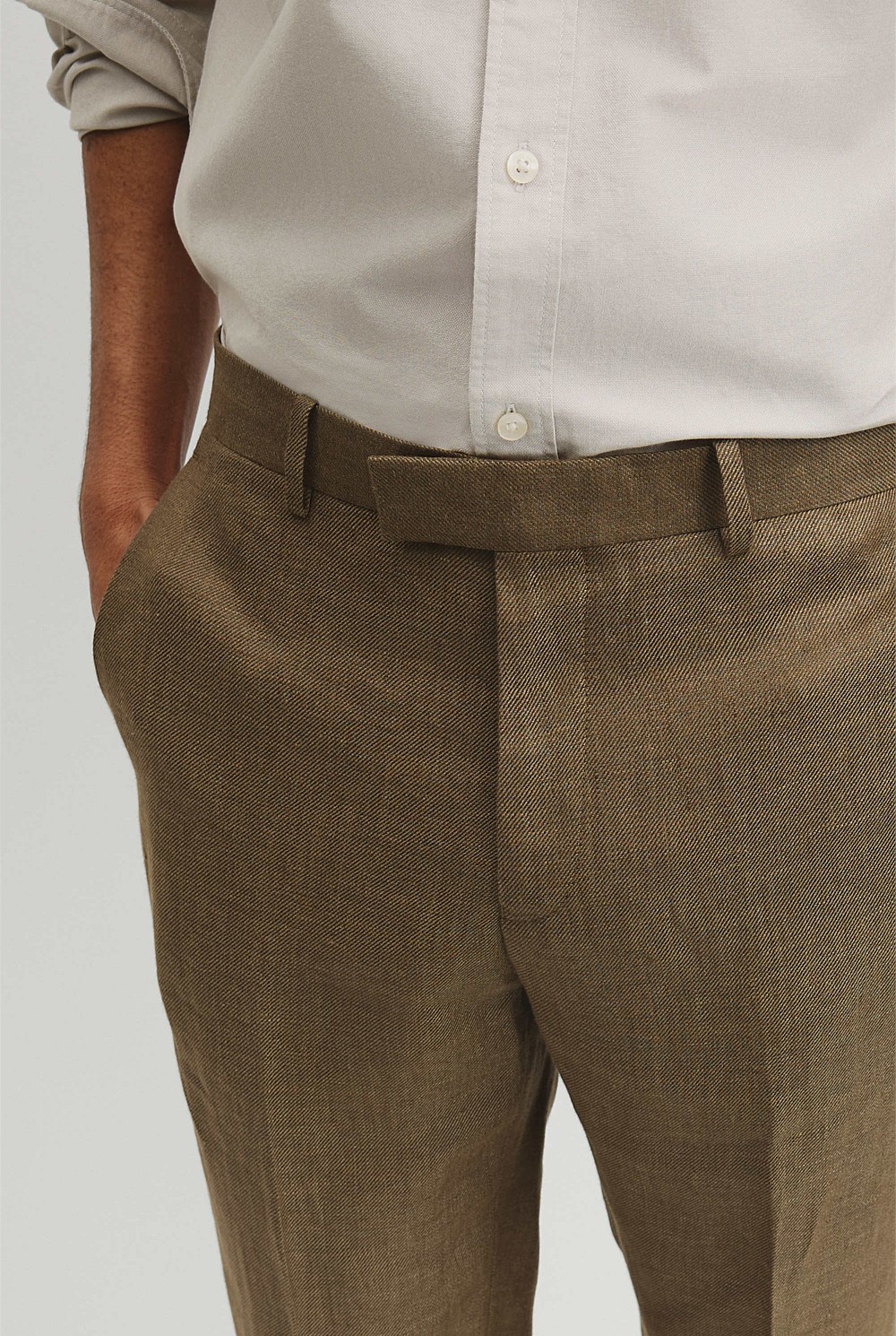 Regular Fit Tapered Linen Pant