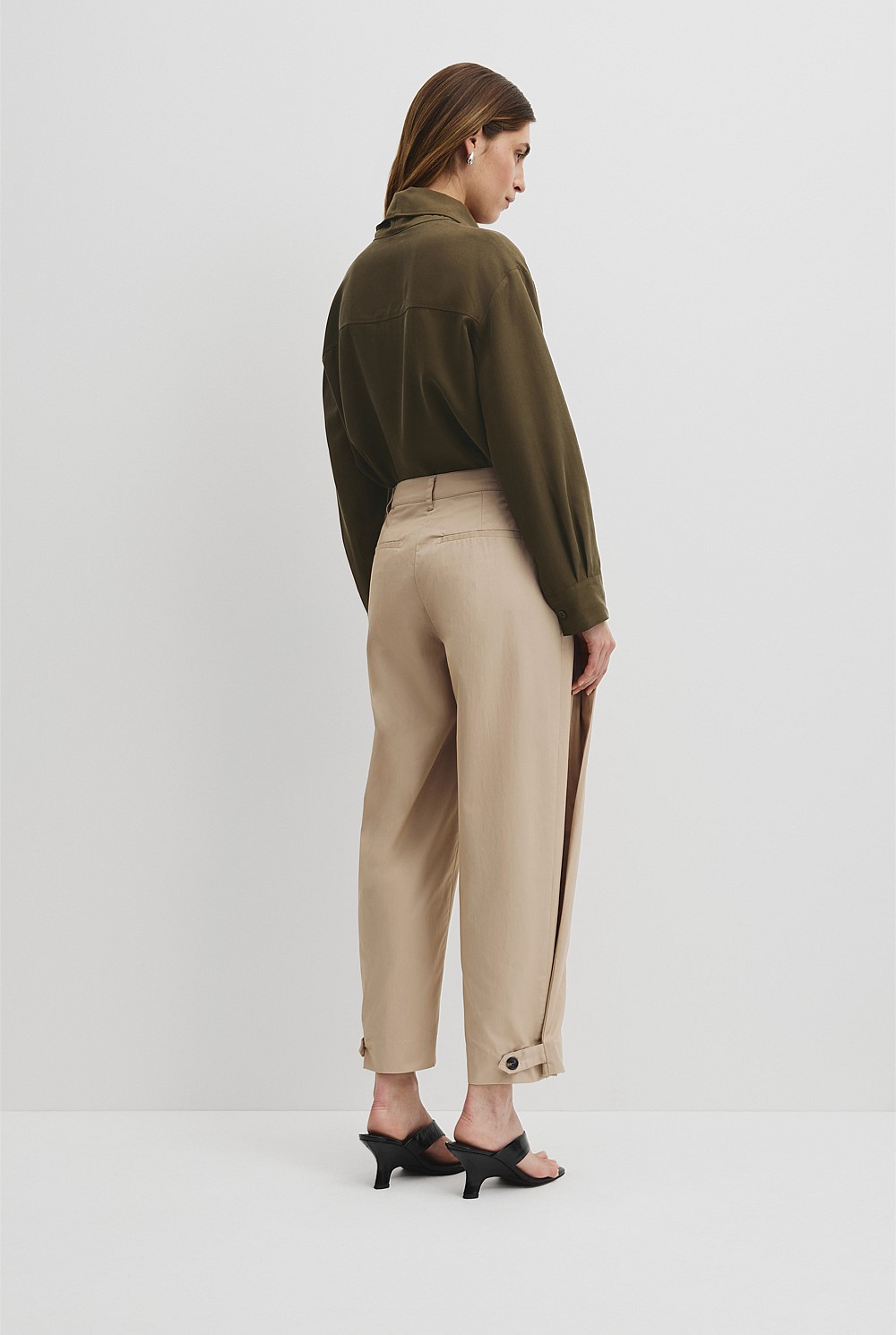 Tapered Barrel Pant