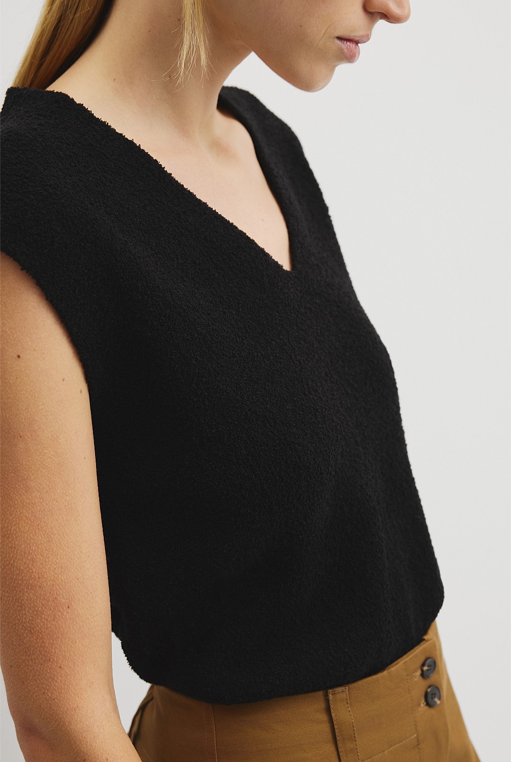 Compact Boucle Vest