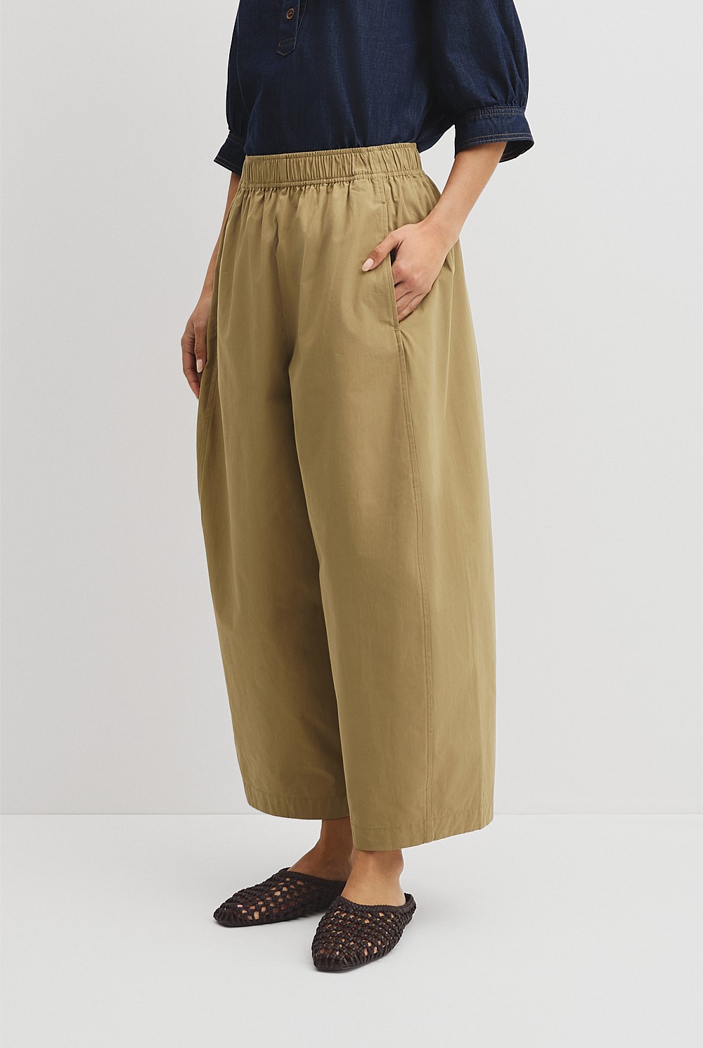 Pull On Curve Pant