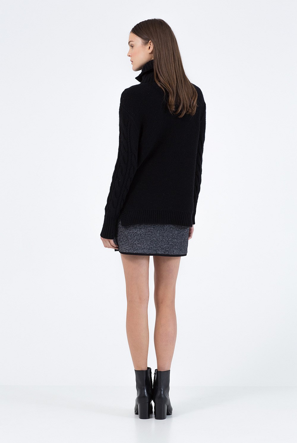 Cable Roll Neck Knit