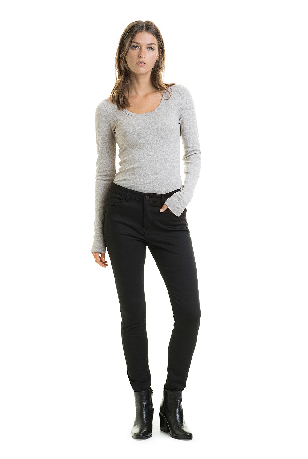 Scoop Neck Layering T-Shirt