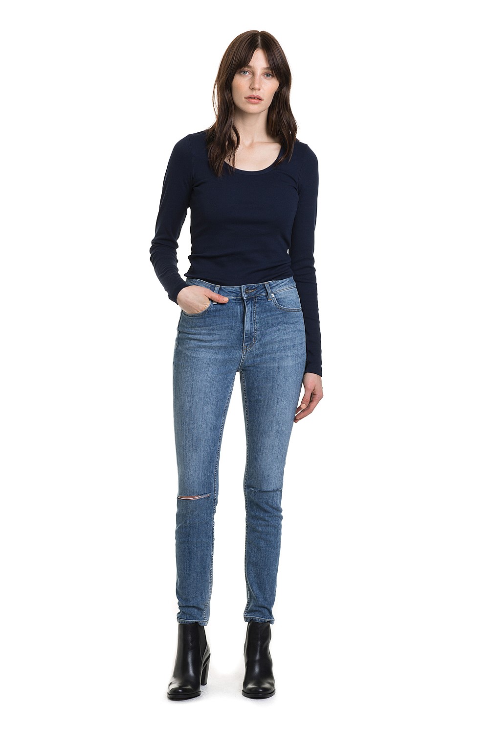 Scoop Neck Layering T-Shirt