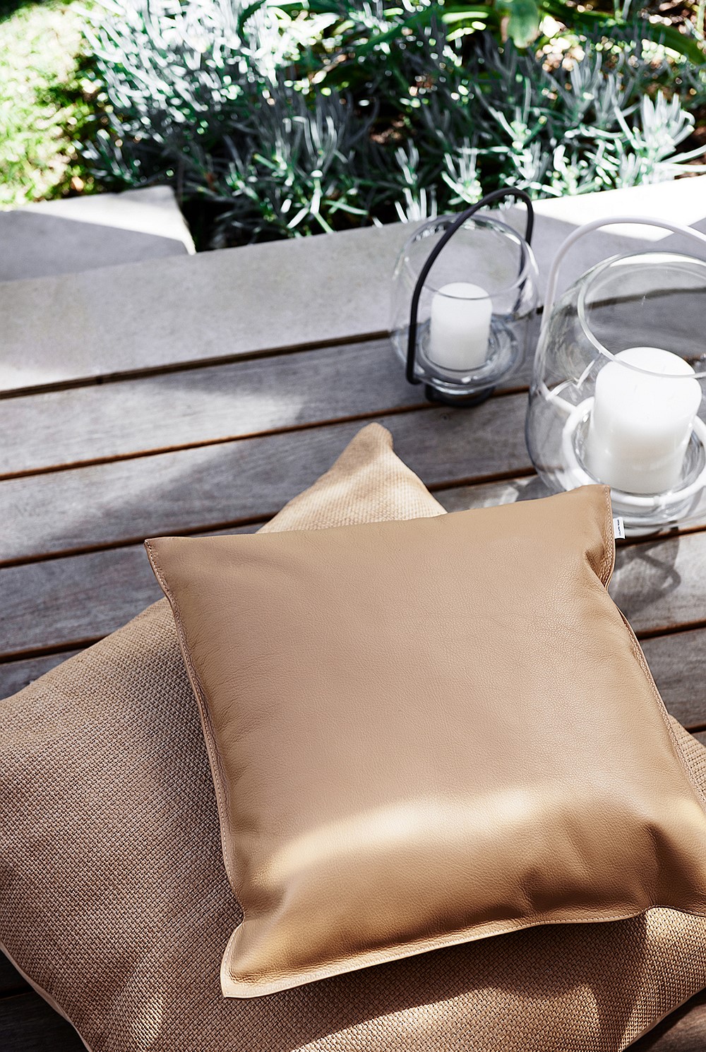 Etra 50x50 Leather Cushion
