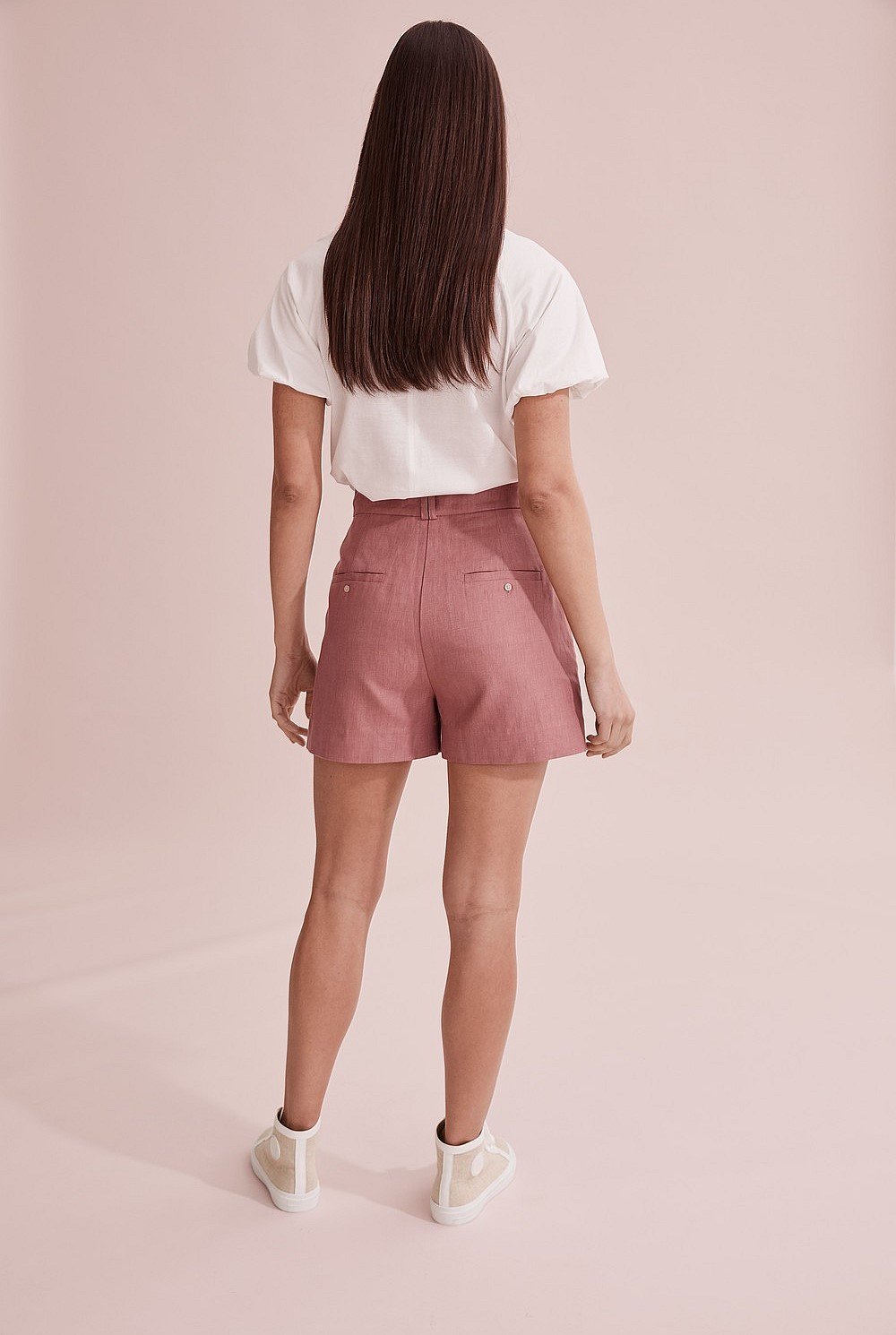 Organically Grown Linen Darted High Waist Short