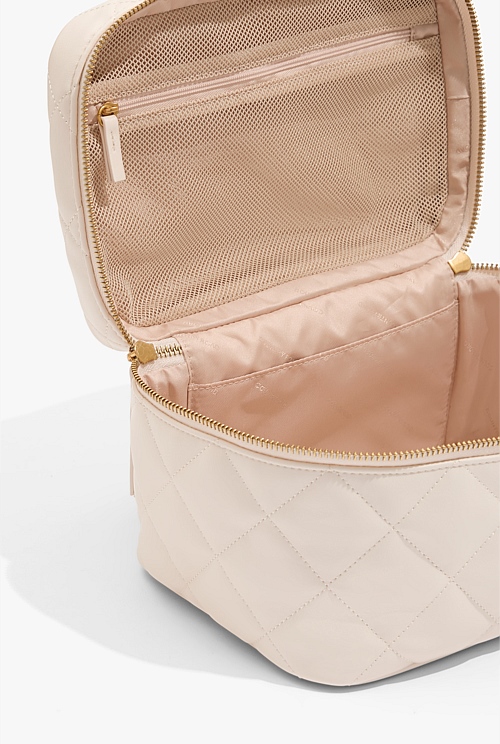 Oyster Quilted Large Cosmetic Case Bags Country Road
